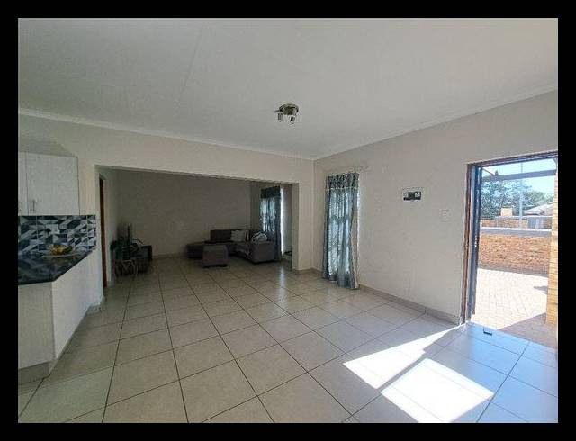 4 BEDROOM SIMPLEX FOR SALE IN ROSEACRE